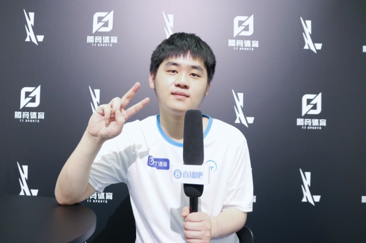 在紧张的比 在紧张的比